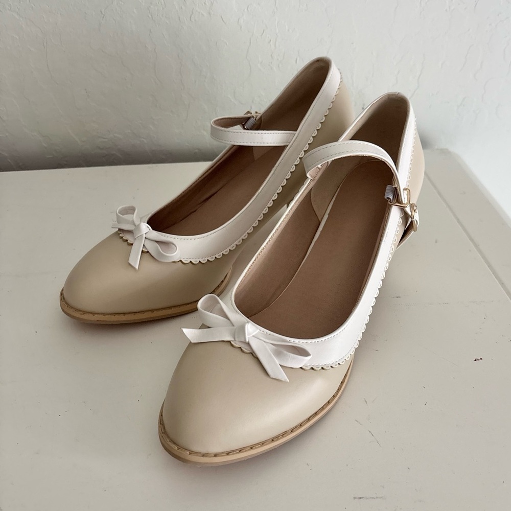 Chunky Block Heel Ankle Strap Bow Front Toe Retro Mary Jane Pumps, Beige, 10.5 - Picture 3 of 10